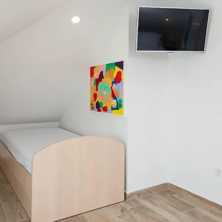 Ferienhaus Mit Privatpool Fuer 8 Personen Ca 200 Qm In Kuciste, Dalmatien Sueddalmatien