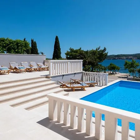 Ferienhaus Mit Privatpool Fuer 8 Personen Ca 200 Qm In Kuciste, Dalmatien Sueddalmatien